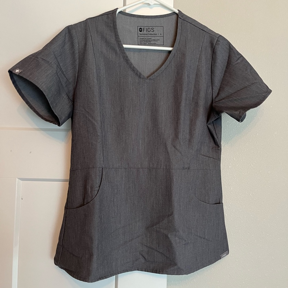 Figs scrub top